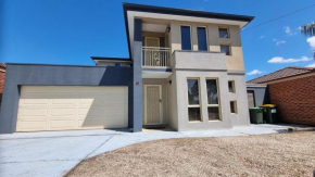 St Albans house - Spacious and modern home